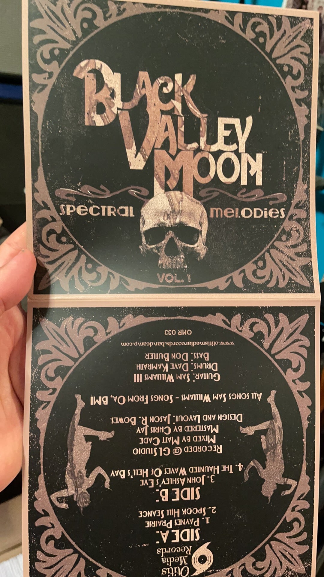 OMR-033 BLACK VALLEY MOON “Spectral Melodies” 7 inch Vinyl Record (Random Color)
