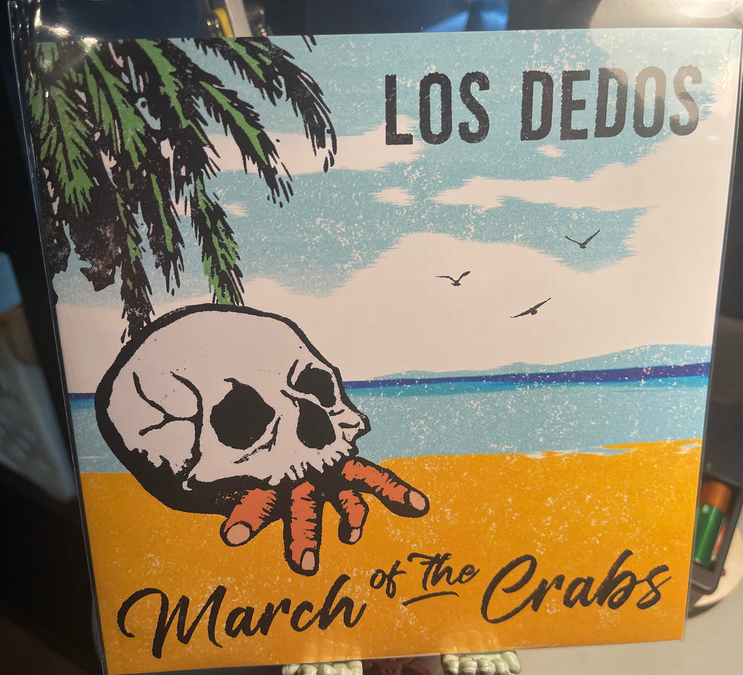 OMR-056 Los Dedos “March of The Crabs” 7” EP (Colored Vinyl)